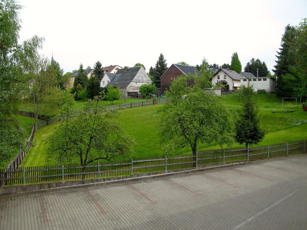 Landhotel Goldener Becher Limbach-Oberfrohna Exterior photo